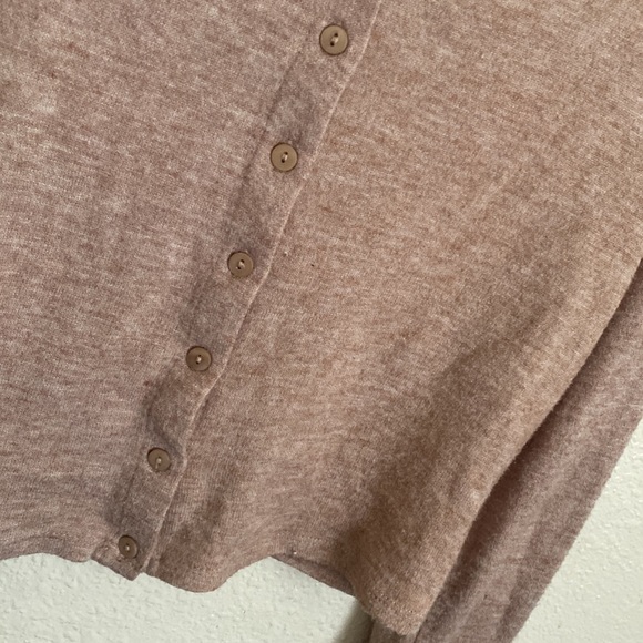 Zara • Tan Button-Down Long Sleeve Cardigan 🤎 - Picture 4 of 5